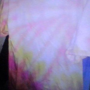 tie-die shirt